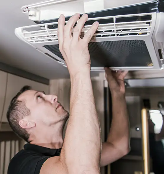  Professional Licensed And Insured Cleaners in East Peoria, IL